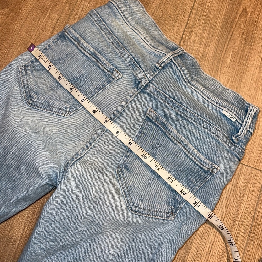 Mother The Weekender Fray Flare Leg Blue JeansCalifornia Cruiser Size 24 - Picture 8 of 9